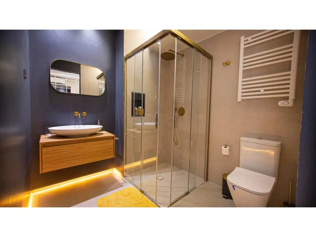Bathroom of Study for sale in Barcelona  with Air Conditioner, Heating and Parquet flooring