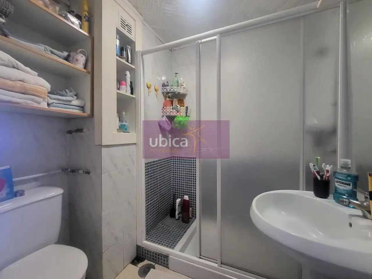 Baño de Piso en venta en Vigo  con Calefacción y Trastero