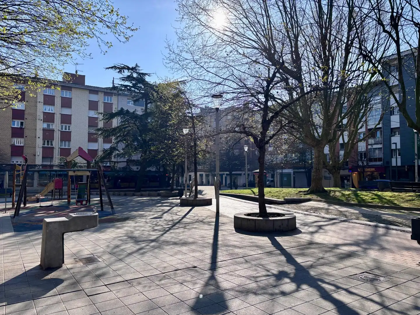 Vista exterior de Piso en venta en Gijón  con Calefacción, Parquet y Amueblado