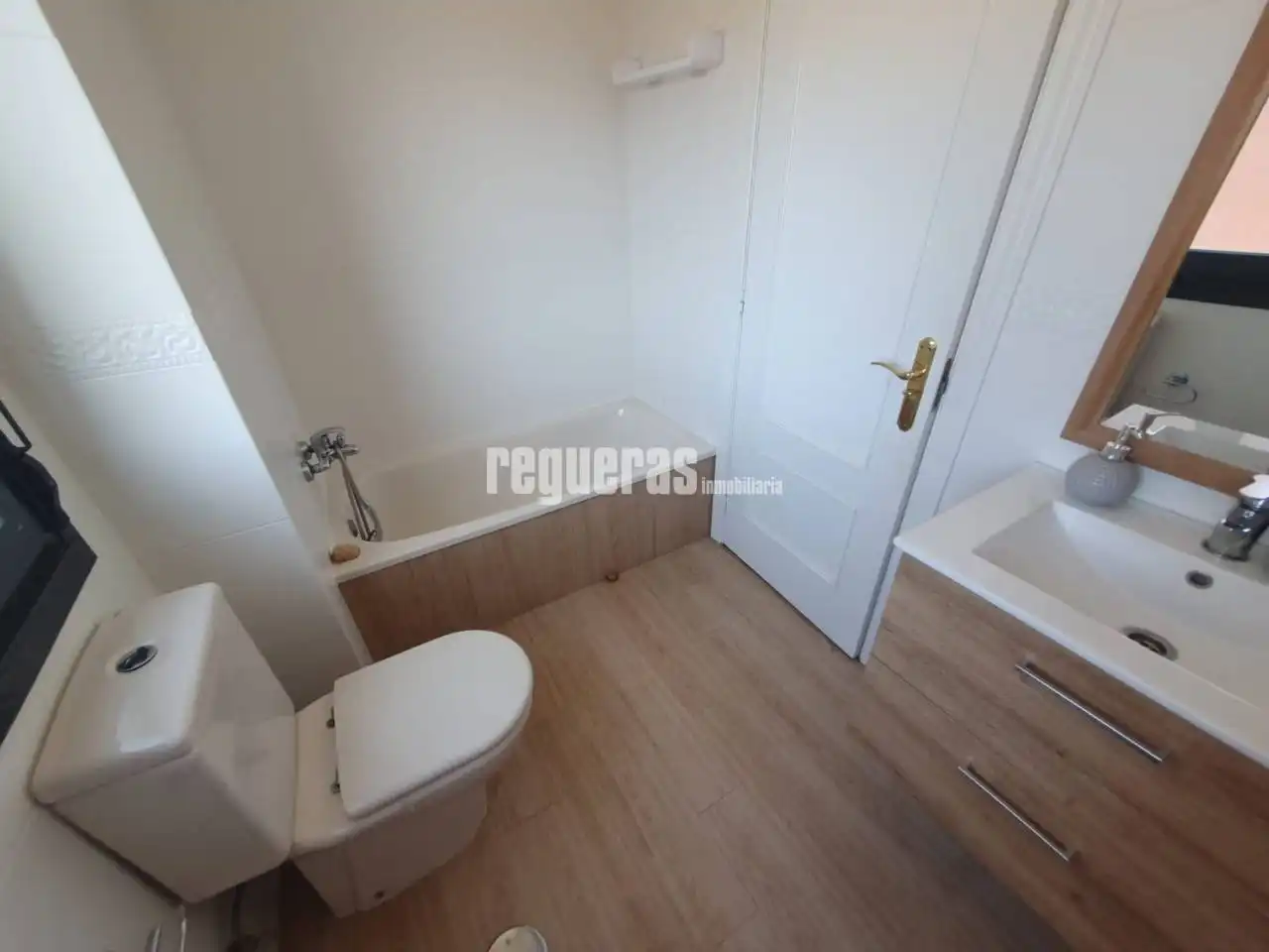 Habitación de Piso de alquiler en Castrillón con Calefacción, Terraza y Amueblado