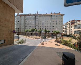 Vista exterior de Pis en venda en Vigo  amb Jardí privat i Traster