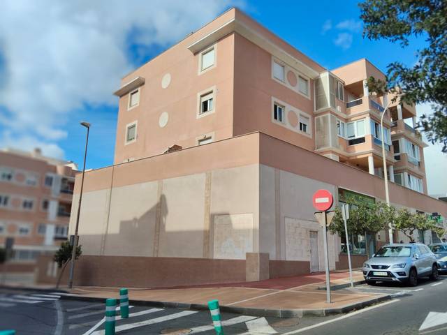 Local comercial en Venta en Avenida Cristóbal Colón en Puertito de Güímar