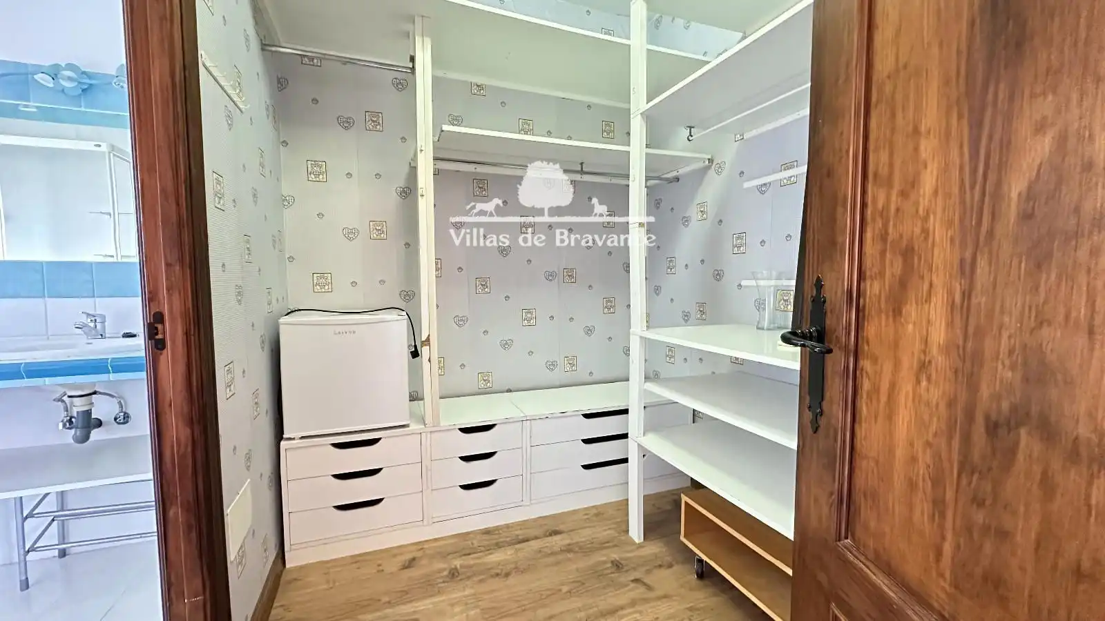 Bedroom of Houses for sale in Villanueva de la Cañada  with Air Conditioner, Heating and Parquet flooring