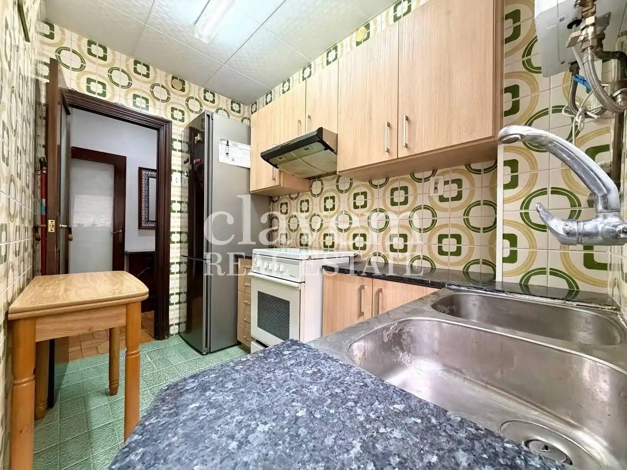 Cocina de Planta baja en venta en Nou Barris