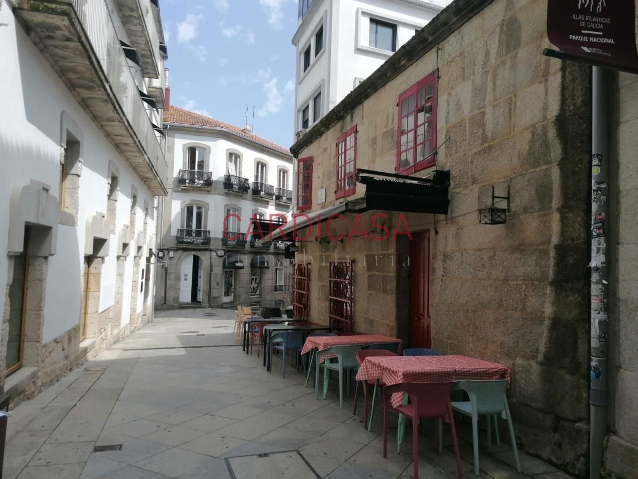 Vista exterior de Local en traspaso en Vigo  con Terraza y Amueblado