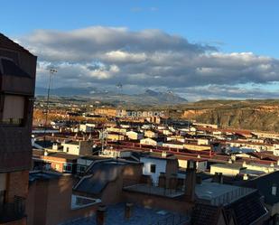 Vista exterior de Pis en venda en  Logroño amb Calefacció, Parquet i Terrassa