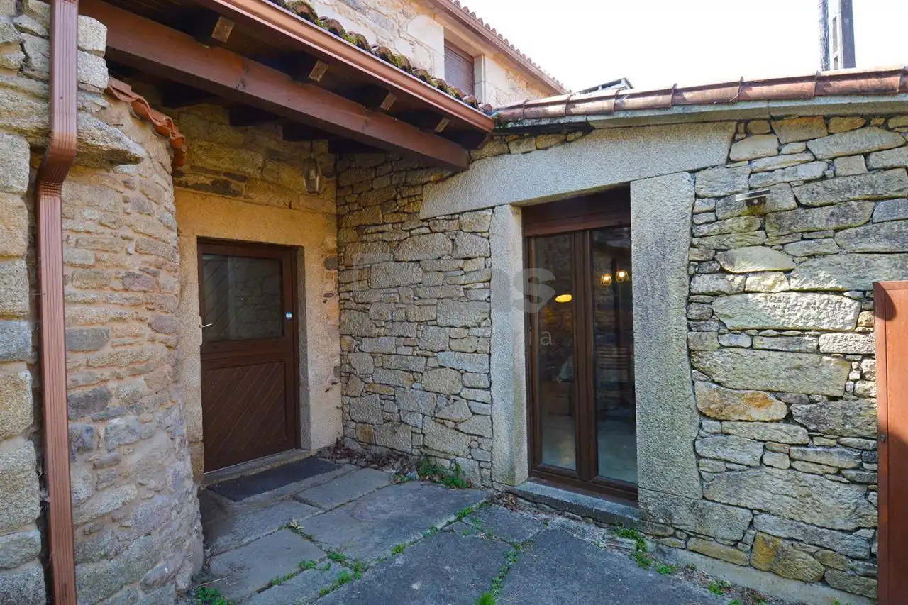 Casa o xalet en venda en Vimianzo amb Calefacció, Jardí privat i Terrassa