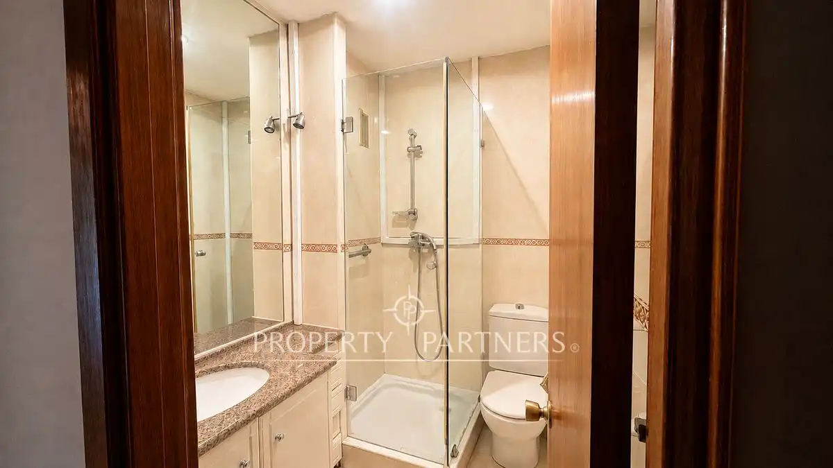 Bany de Apartament en venda en Madrid amb Aire condicionat, Calefacció i Piscina
