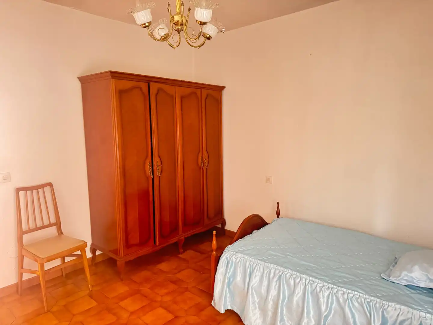 Habitación de Casa o chalet en venta en Valverde de la Virgen con Calefacción y Terraza