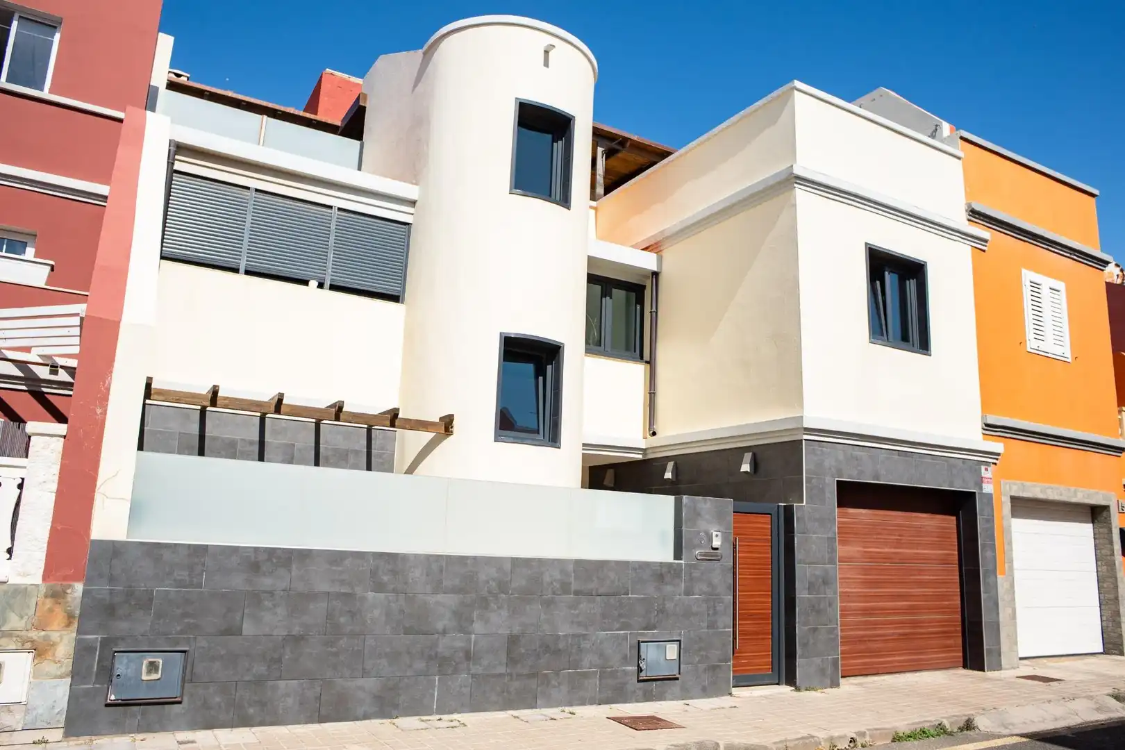 Vista exterior de Casa adosada en venta en Ingenio con Terraza, Trastero y Balcón
