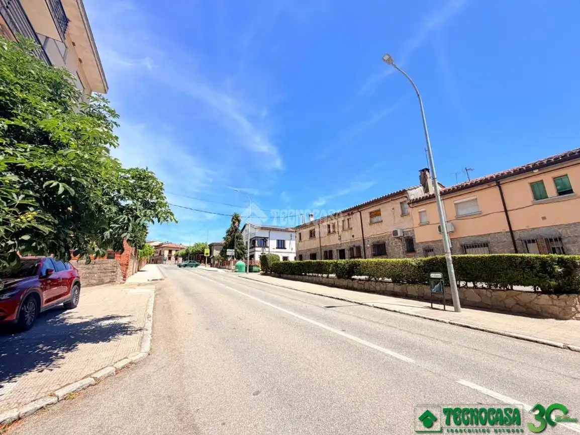 Vista exterior de Piso en venta en Mombeltrán