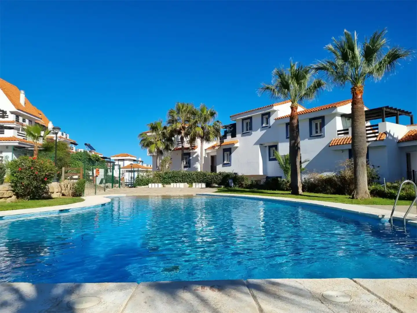 Piscina de Piso de alquiler en Manilva con Aire acondicionado y Piscina