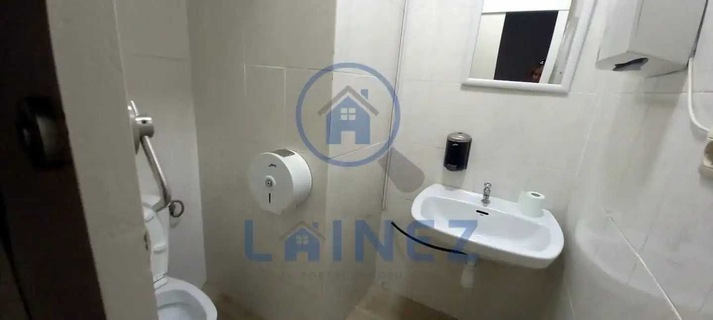 Baño de Local en venta en Alcaracejos con Aire acondicionado