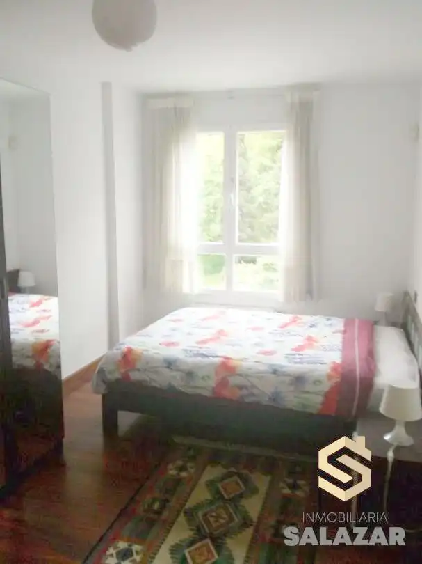 Bedroom of Flat for rent in Bilbao   with Heating, Private garden and Balcony