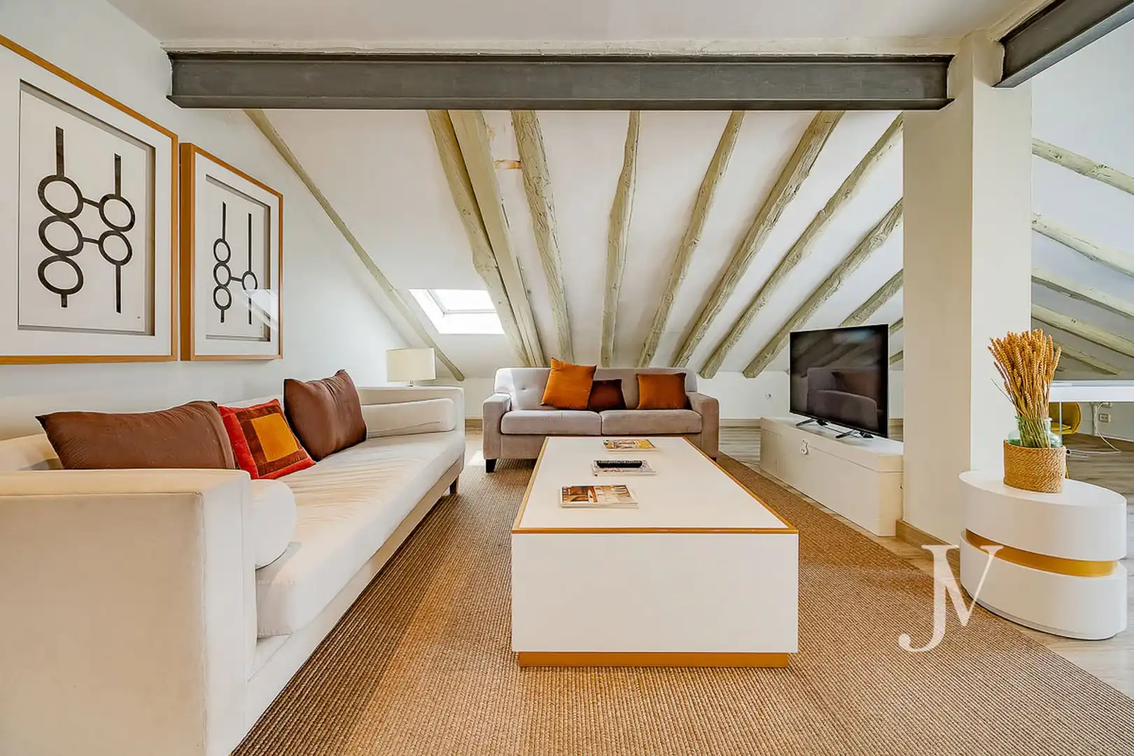 Wohnzimmer von Dachboden zur Miete in Madrid mit Klimaanlage, Heizung und Möbliert