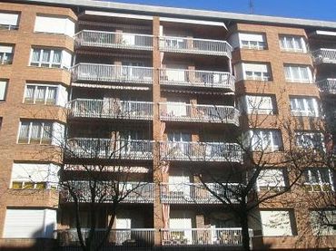 Locale commerciale in vendita a Pz Olazko Andre Mariaren