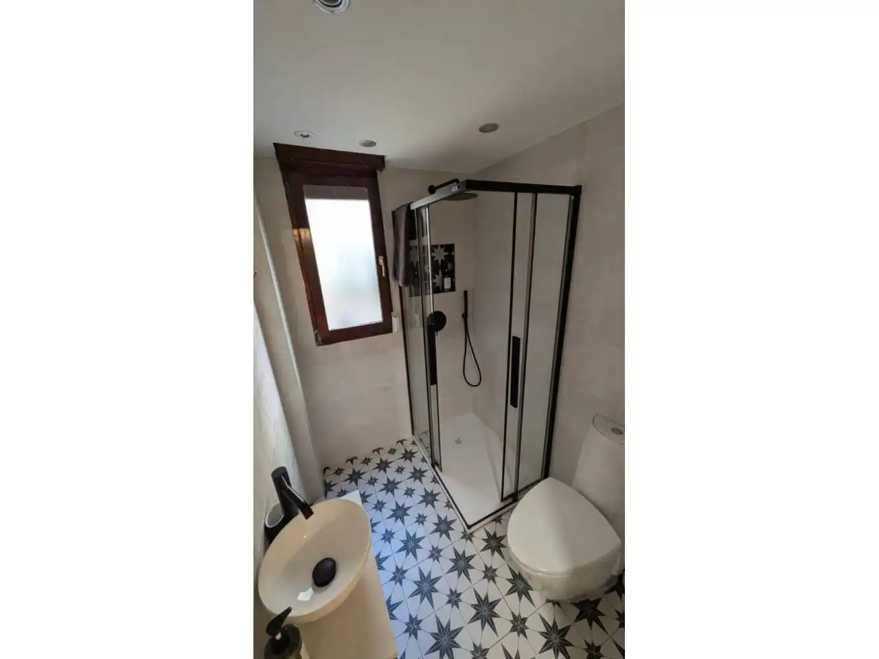 Baño de Piso en venta en León Capital  con Calefacción, Parquet y Trastero