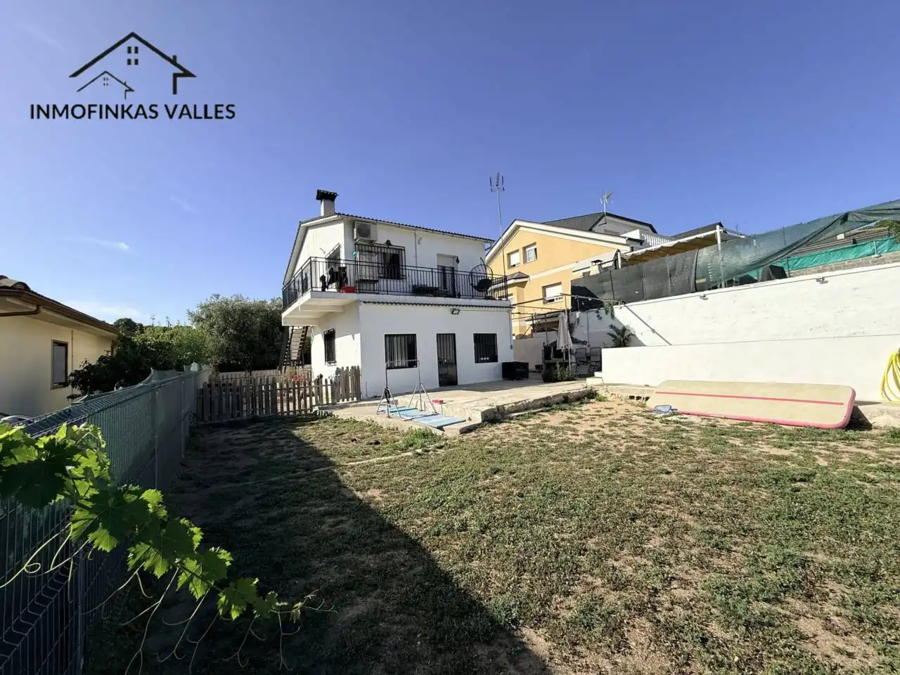 Vista exterior de Casa o chalet en venta en Lliçà d'Amunt con Calefacción, Jardín privado y Terraza