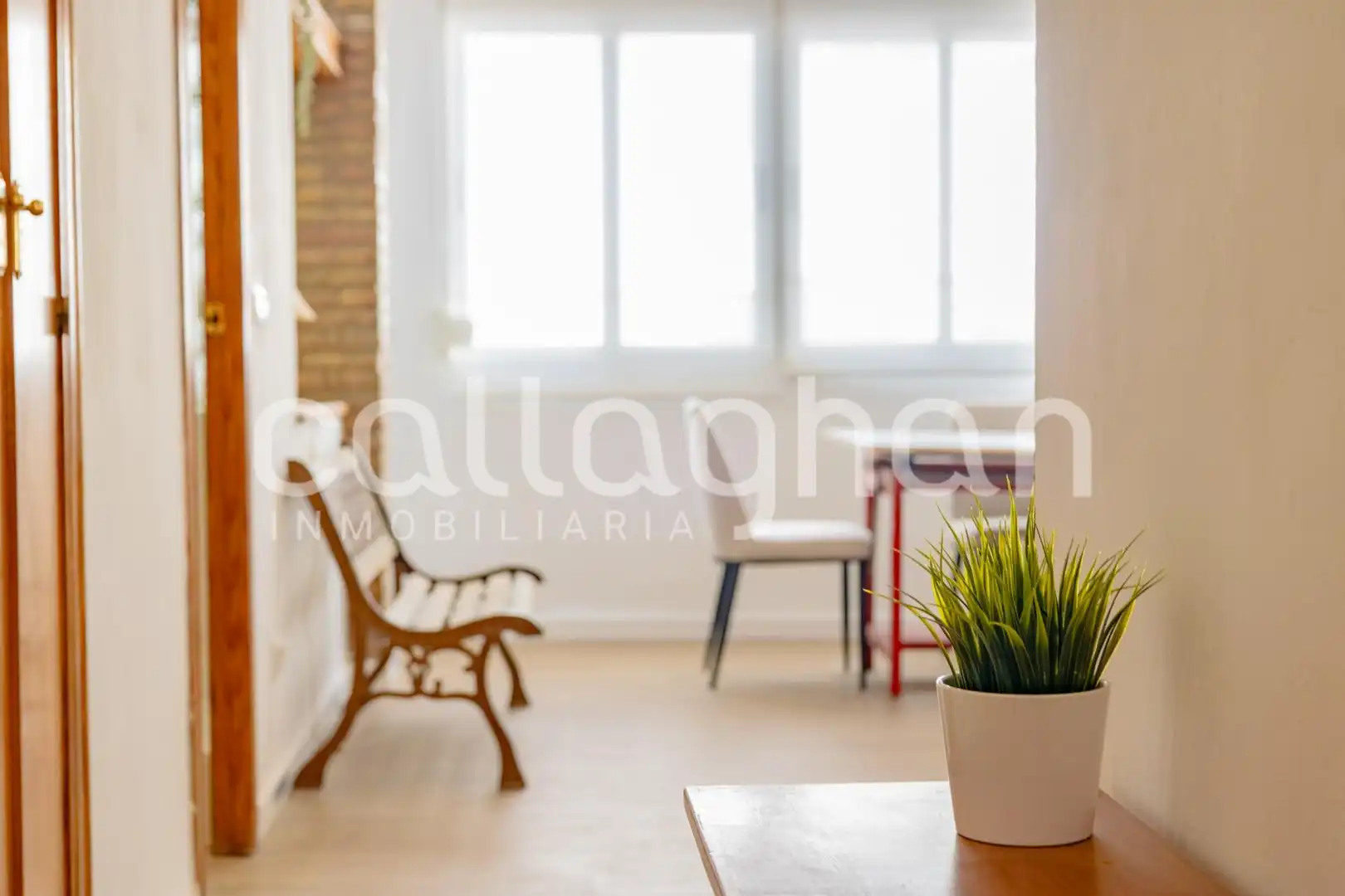 Schlafzimmer von Wohnung zur Miete in Valencia mit Klimaanlage, Abstellraum und Möbliert