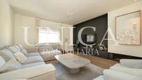 Sala d'estar de Àtic en venda en  Madrid Capital amb Aire condicionat, Calefacció i Terrassa