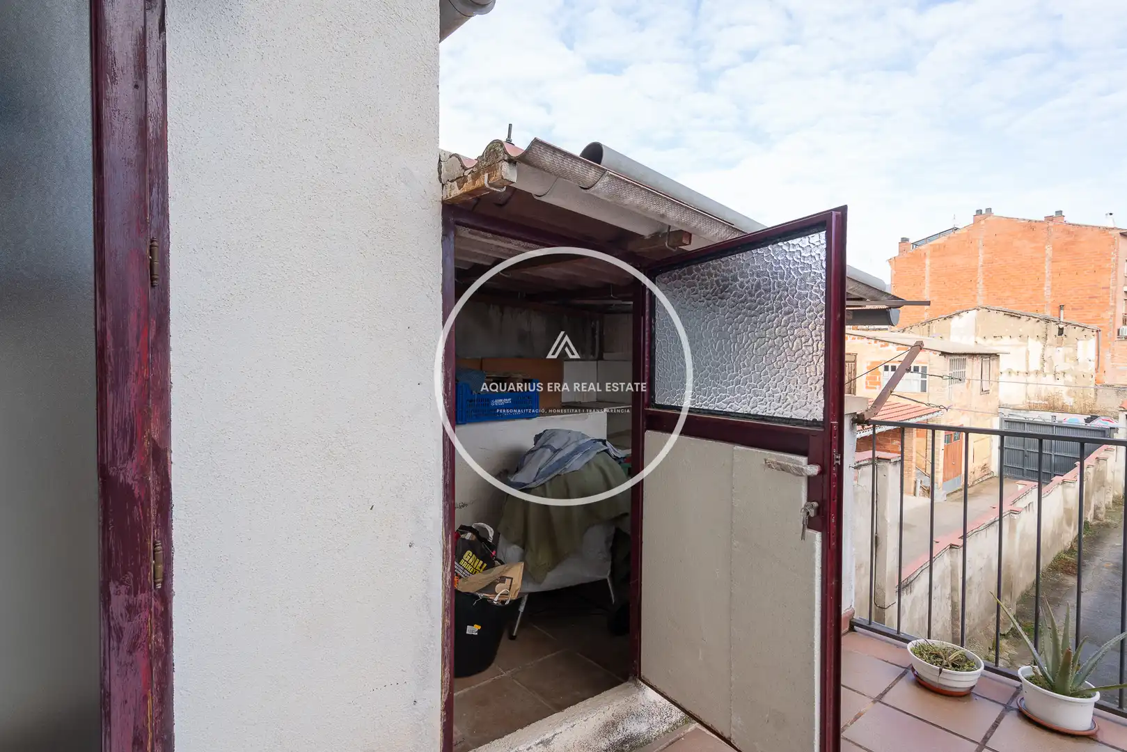 Vista exterior de Piso en venta en Torelló con Calefacción, Terraza y Amueblado