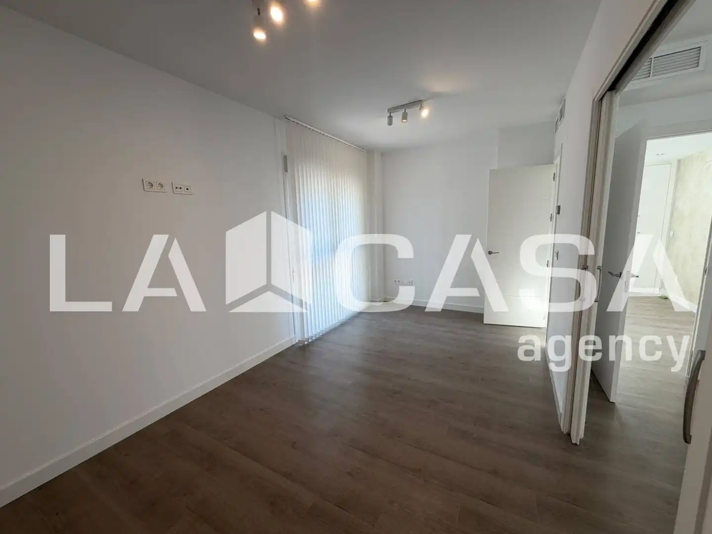 Semi-detached house for sale in Entrenúcleos, imagen 32