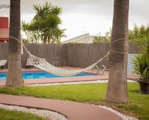 Piscina de Casa o xalet de lloguer en Chiva amb Aire condicionat, Jardí privat i Terrassa