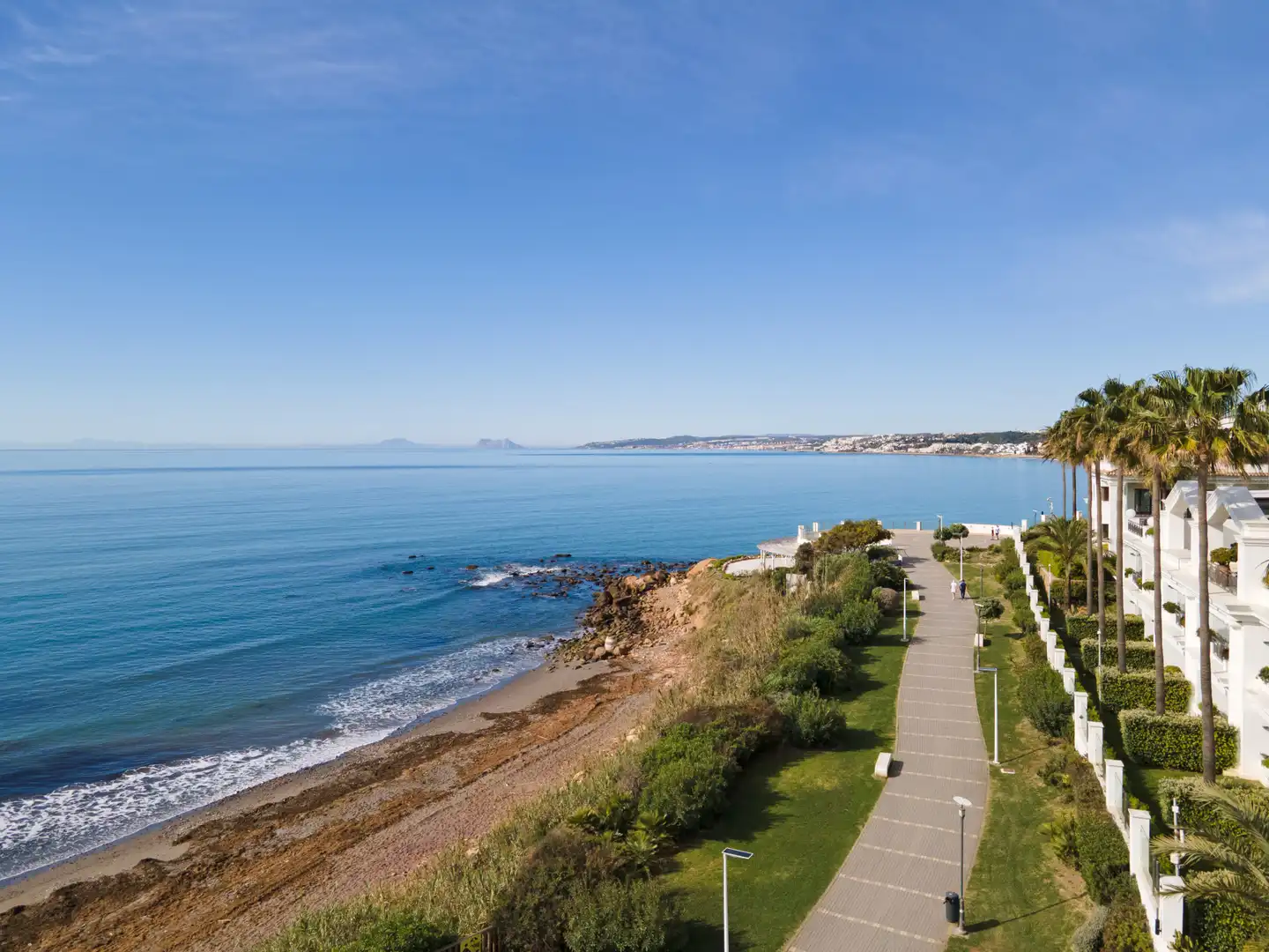Vista exterior de Planta baja en venta en Estepona con Aire acondicionado, Terraza y Trastero