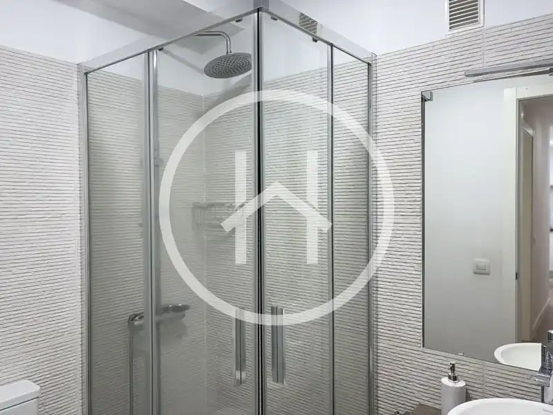 Baño de Piso de alquiler en El Rosario con Amueblado, Horno y Lavadora
