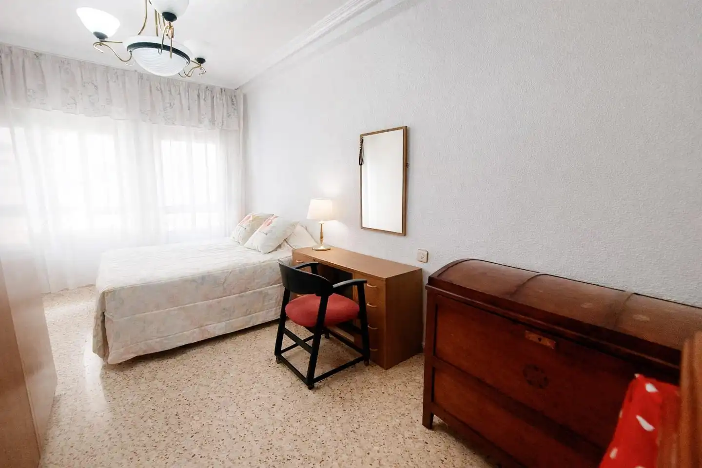 Habitación de Piso en venta en Elche / Elx con Aire acondicionado, Amueblado y Balcón