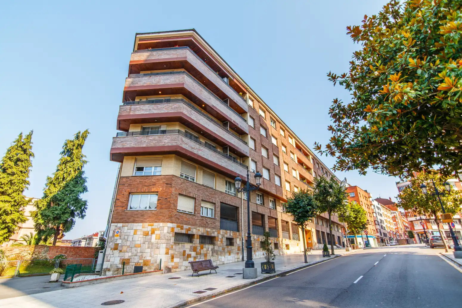 Vista exterior de Pis en venda en Oviedo  amb Calefacció, Terrassa i Traster