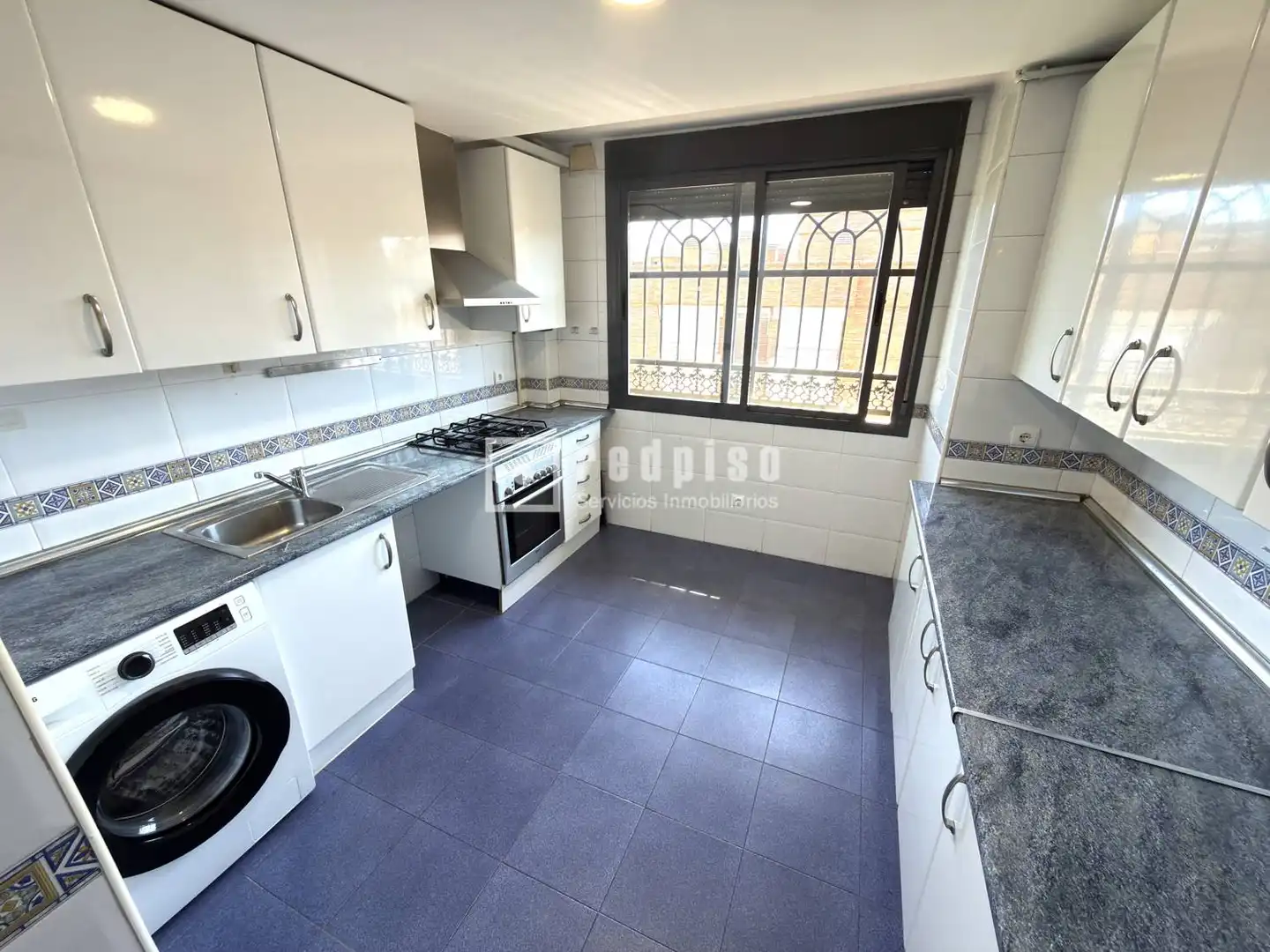 Cocina de Ático en venta en Madrid con Aire acondicionado, Calefacción y Parquet