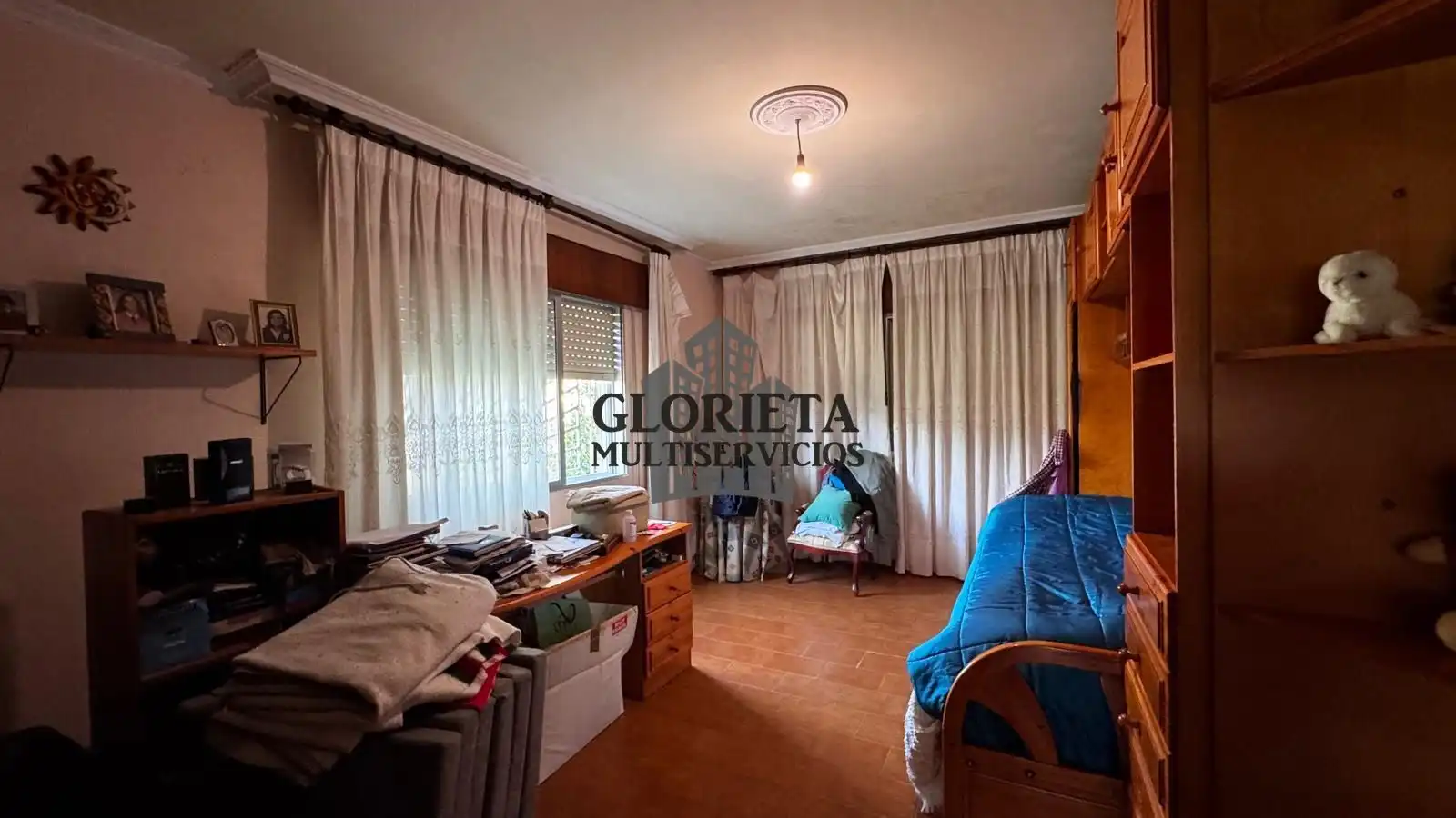 Dormitori de Casa o xalet en venda en Pontevedra Capital  amb Calefacció i Forn