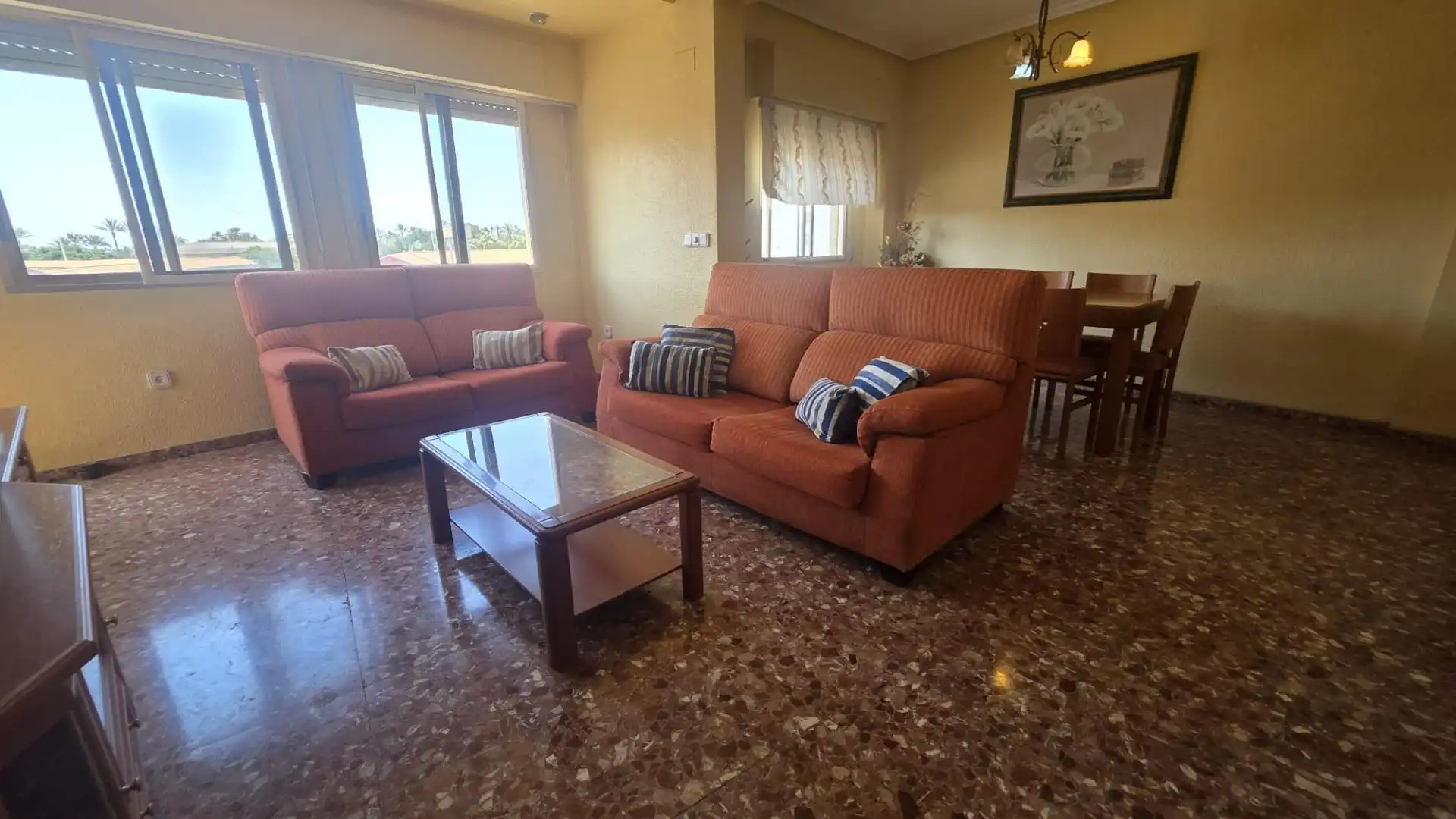 Sala d'estar de Pis de lloguer en Elche / Elx amb Moblat i Balcó