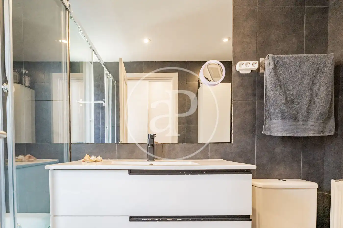 Badezimmer von Wohnung zum Verkauf in Pozuelo de Alarcón mit Klimaanlage, Heizung und Privatgarten