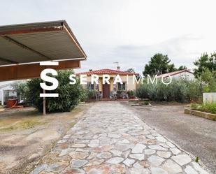 Vista exterior de Casa o xalet en venda en Torrelles de Foix amb Calefacció, Jardí privat i Balcó