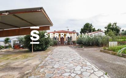 Vista exterior de Casa o xalet en venda en Torrelles de Foix amb Calefacció, Jardí privat i Balcó