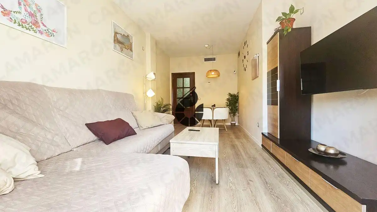 Sala d'estar de Pis en venda en Coria del Río amb Aire condicionat, Calefacció i Parquet