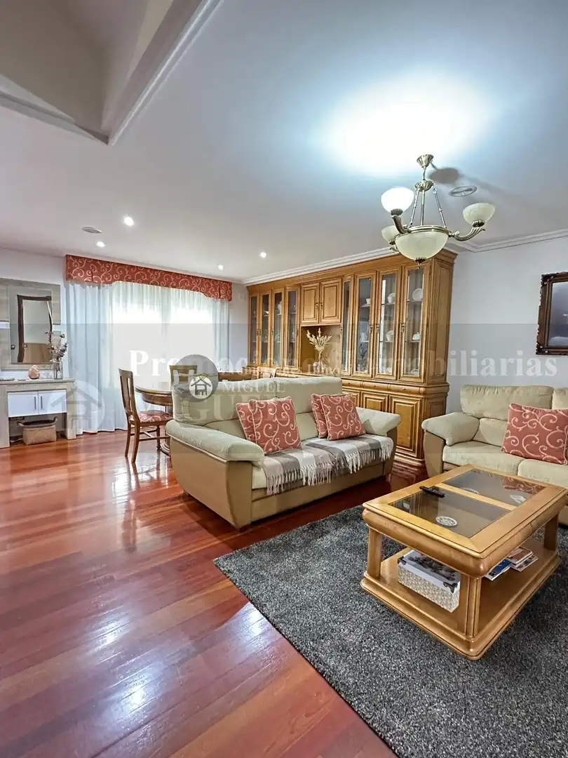 Sala de estar de Casa o chalet en venta en Verín con Calefacción, Terraza y Amueblado
