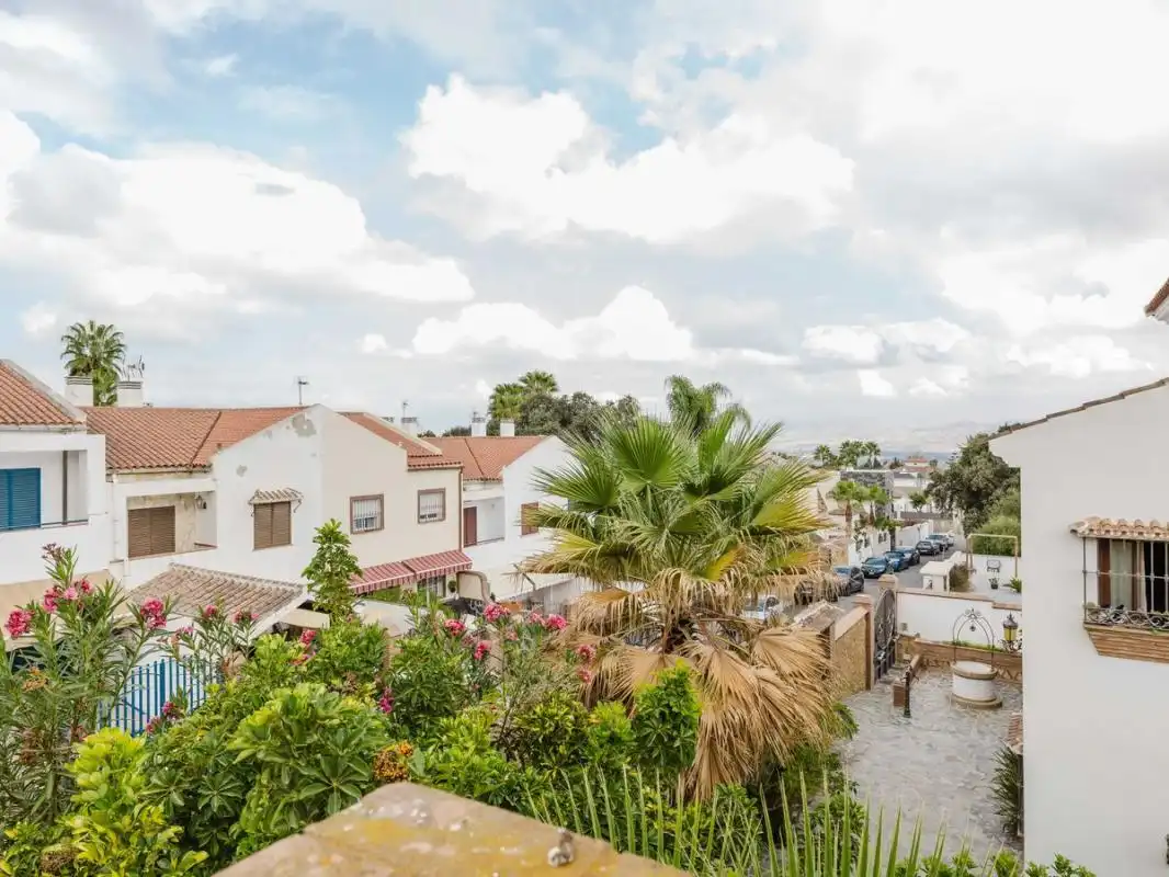 Vista exterior de Casa o xalet en venda en Alhaurín El Grande amb Aire condicionat, Calefacció i Jardí privat