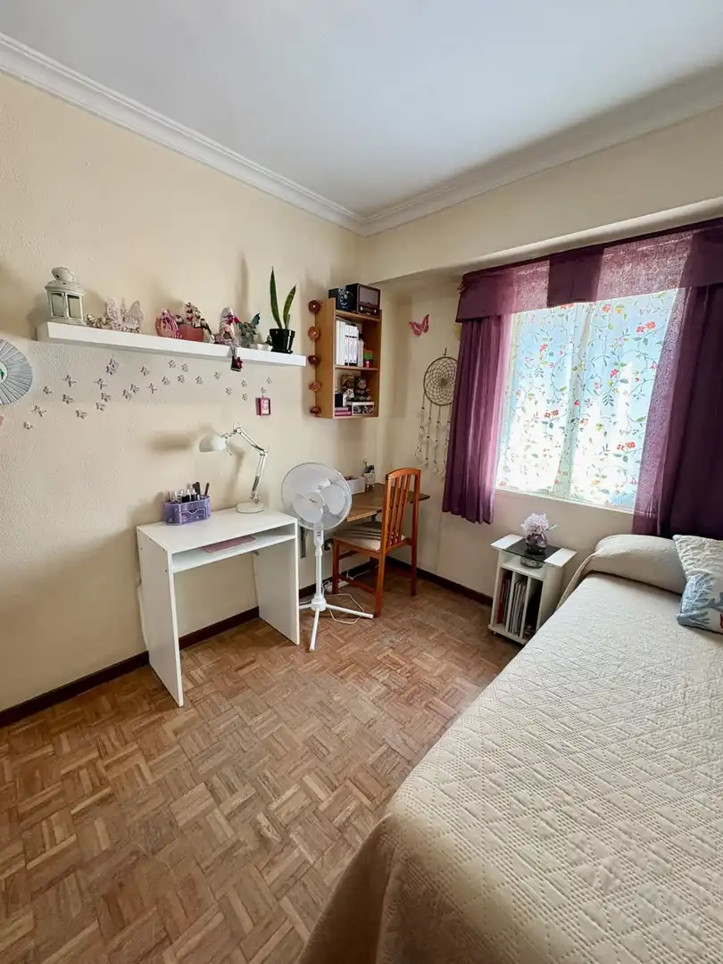 Bedroom of Flat for sale in Sevilla  with Air Conditioner and Heating