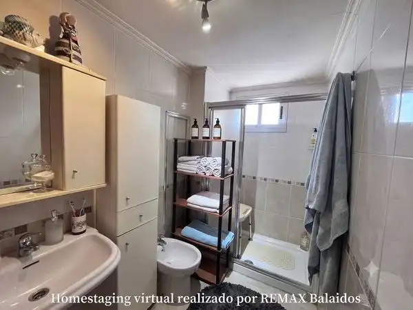 Bathroom of Flat for sale in Vigo   with Heating, Storage room and Balcony
