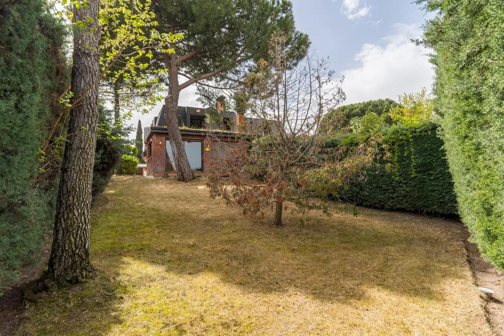Garden of Houses for sale in Pozuelo de Alarcón  with Air Conditioner, Heating and Private garden
