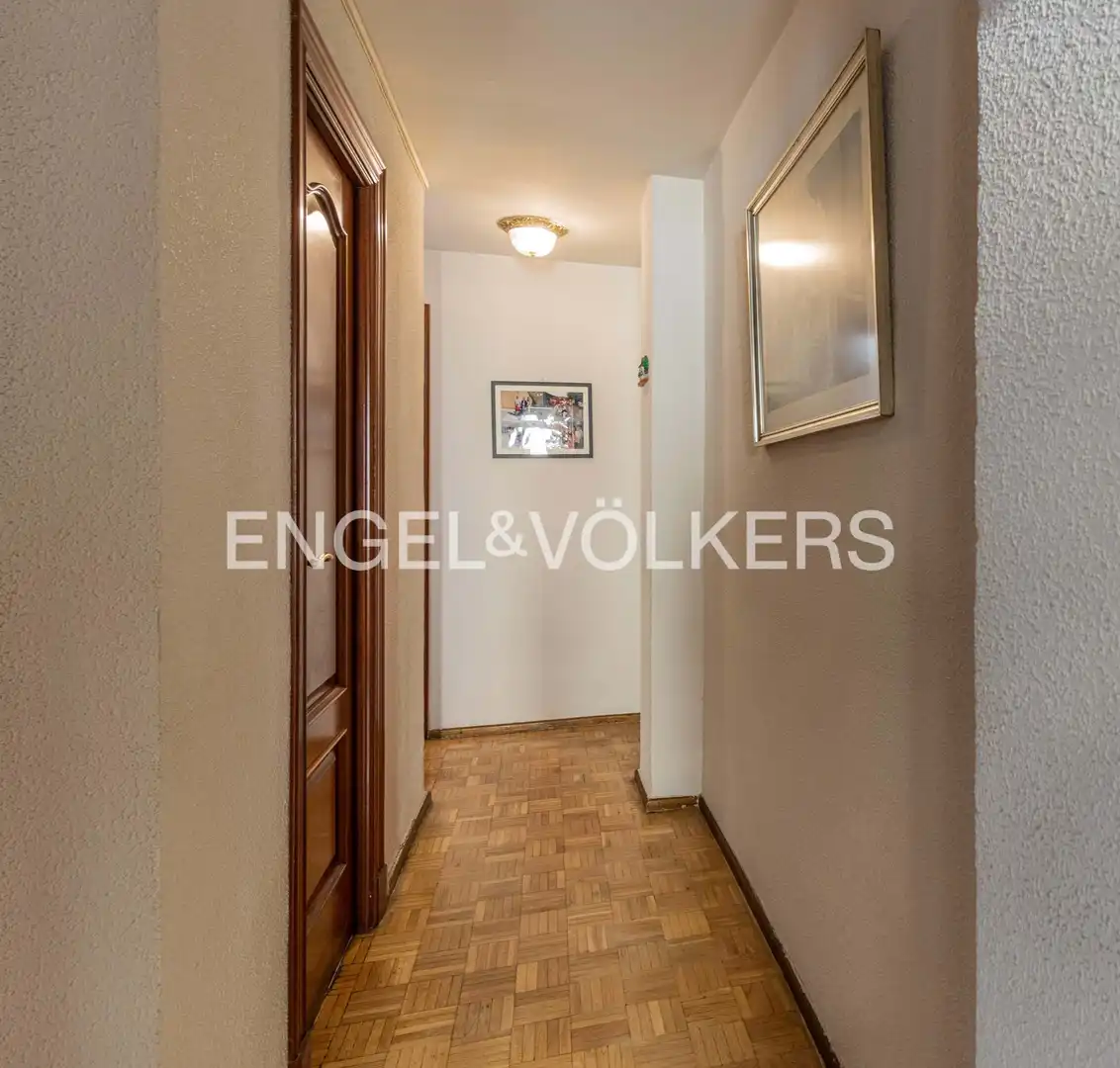 Flat for sale in Madrid  with Air Conditioner and Heating