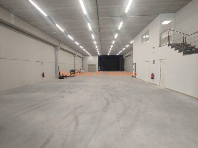 Nave industrial en Alquiler en Mos