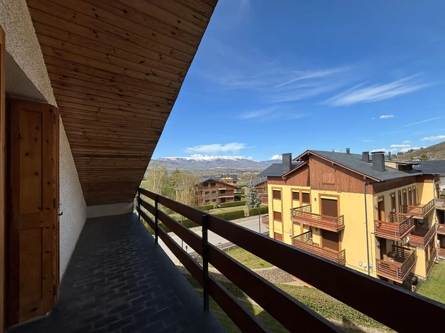 Vista exterior de Apartament de lloguer en Alp amb Calefacció i Moblat