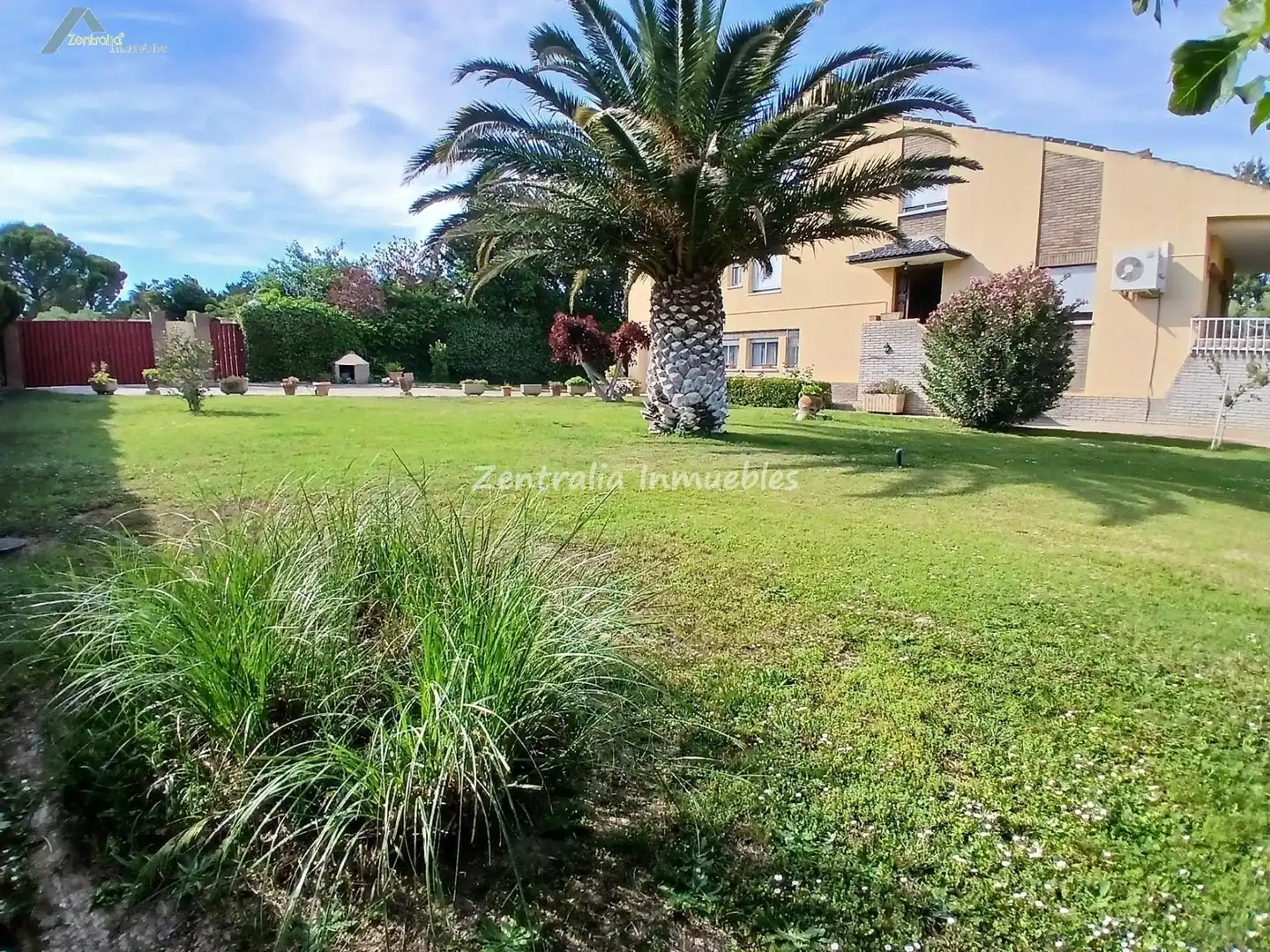 Jardín de Casa o chalet en venta en Zaragoza con Aire acondicionado, Calefacción y Jardín privado