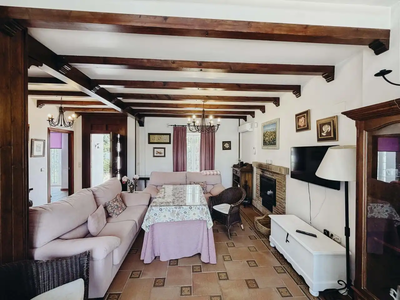 Sala de estar de Casa o chalet en venta en Arcos de la Frontera con Aire acondicionado, Jardín privado y Terraza