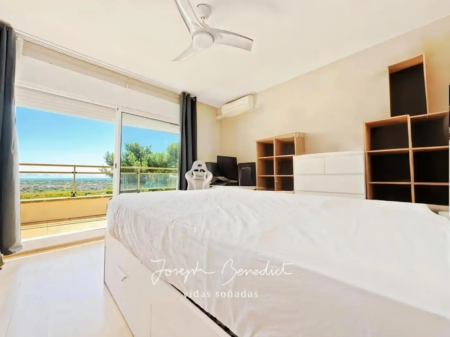 Bedroom of Houses for sale in Castelldefels  with Air Conditioner, Heating and Private garden