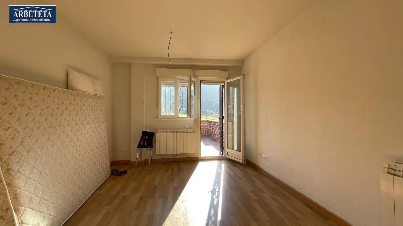 Habitación de Dúplex en venta en Guadalajara con Calefacción y Terraza